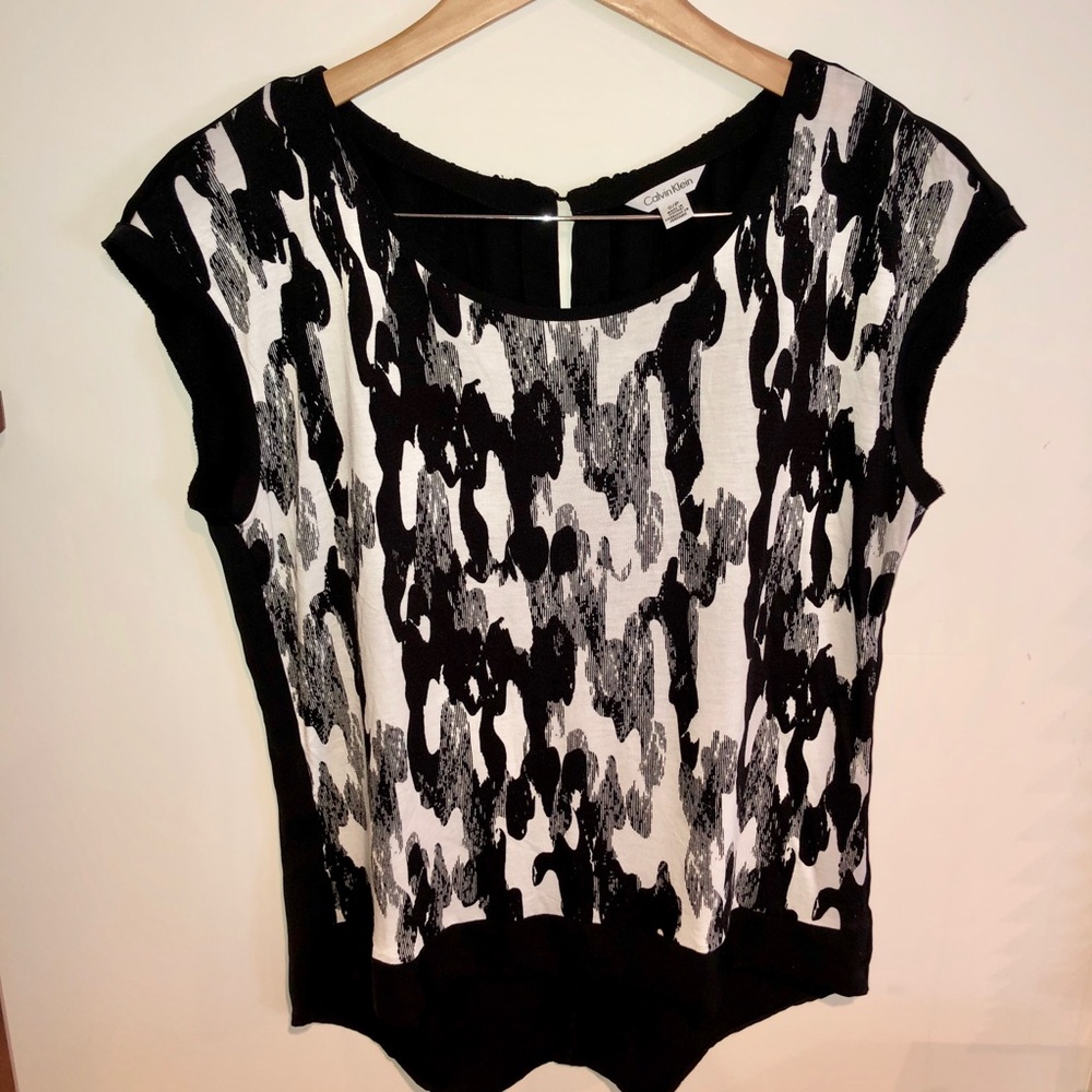 Sleeveless CALVIN KLEIN Top - size Small